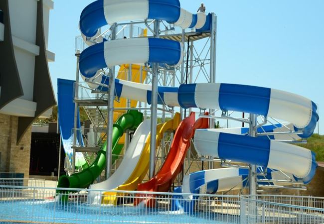 cheap resort hotels to Spend holiday with family