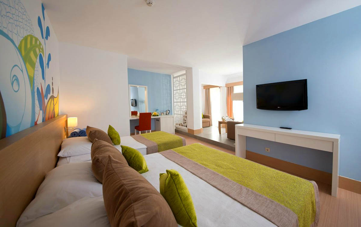 cheap resort hotels to Spend holiday with family