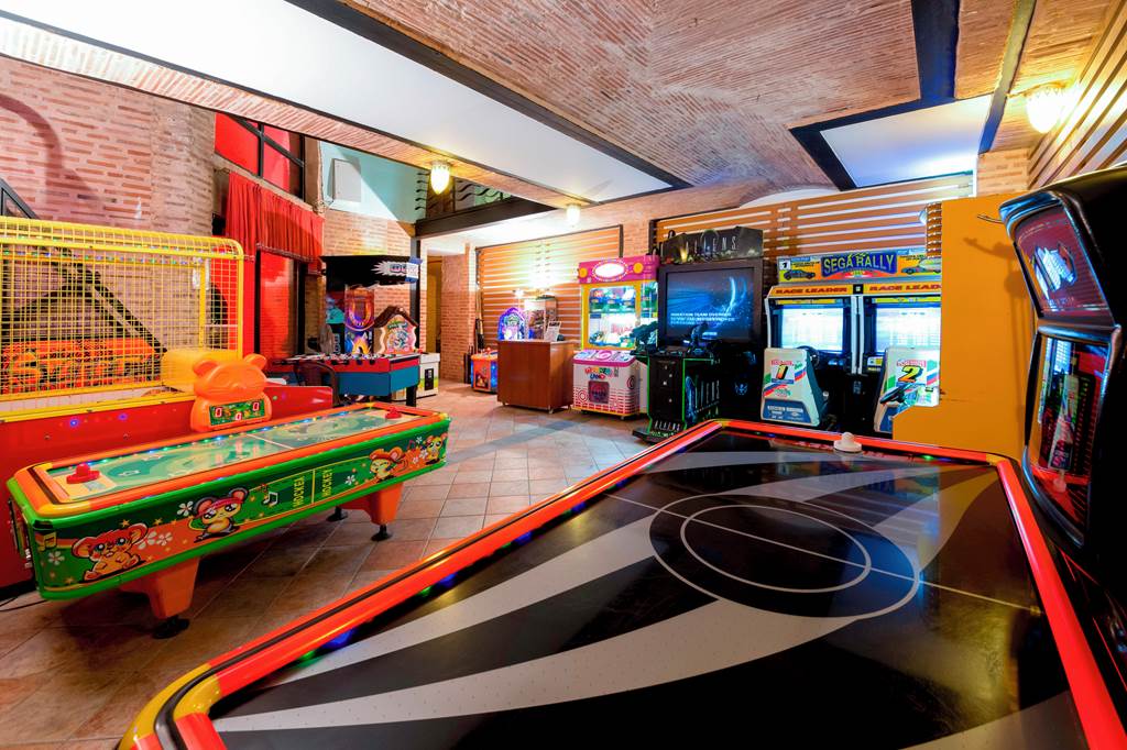 cheap resort hotels to Spend holiday with family