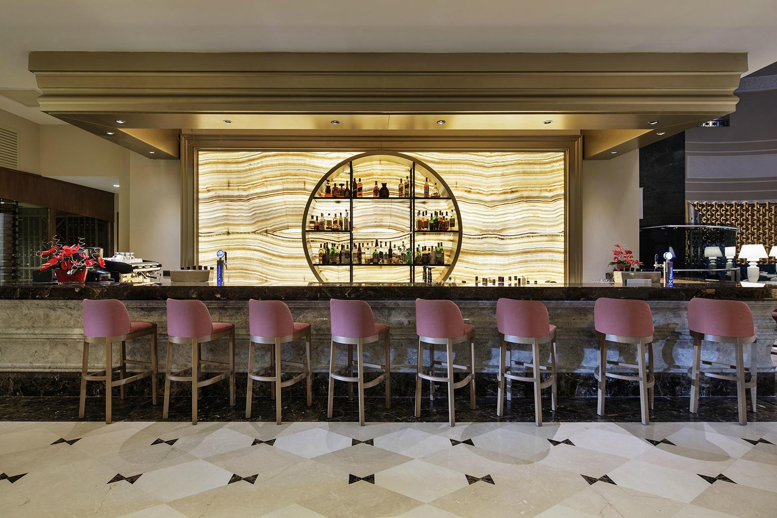 cheap resort hotels to Spend holiday with family