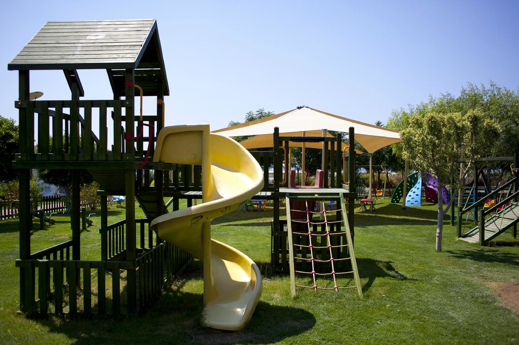 cheap resort hotels to Spend holiday with family