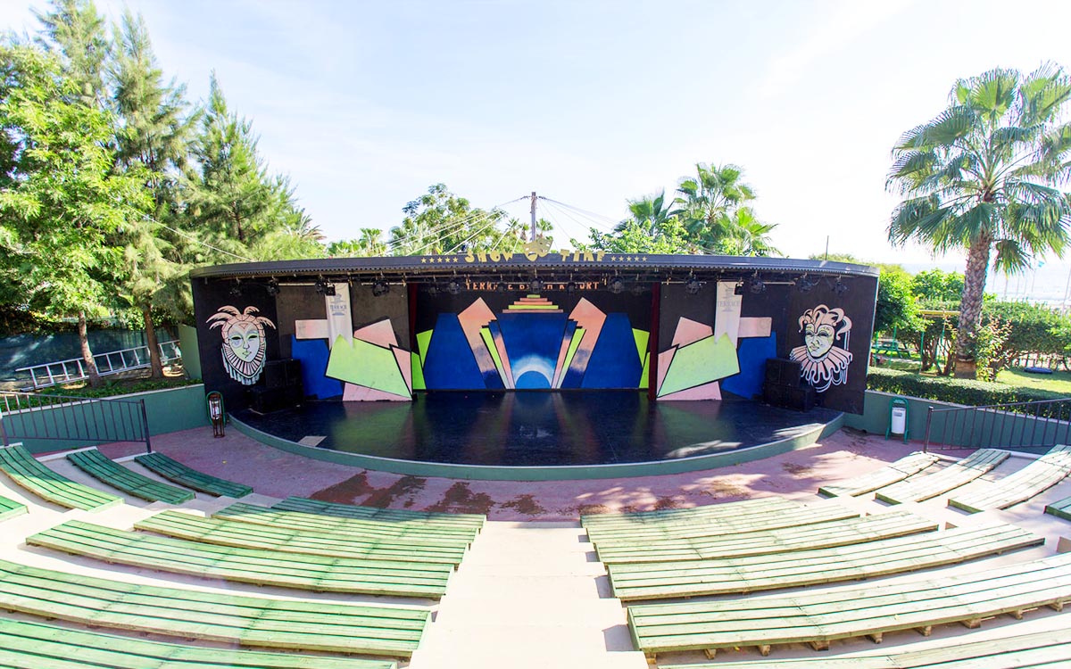 cheap resort hotels to Spend holiday with family