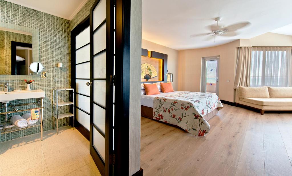 cheap resort hotels to Spend holiday with family