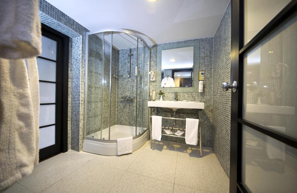 cheap resort hotels to Spend holiday with family