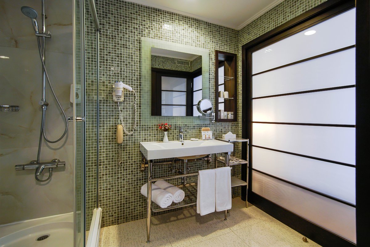 cheap resort hotels to Spend holiday with family