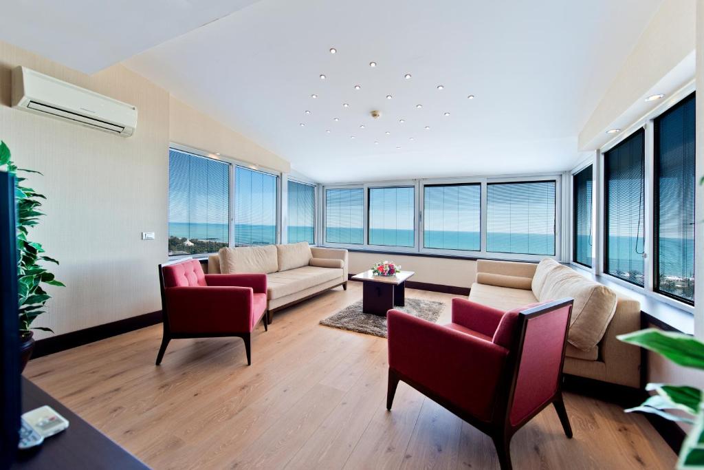 cheap resort hotels to Spend holiday with family