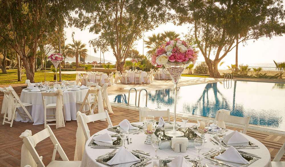 cheap resort hotels to Spend holiday with family