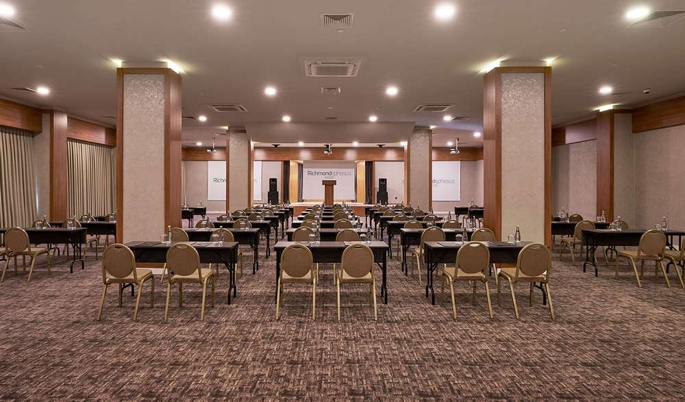 cheap resort hotels to Spend holiday with family