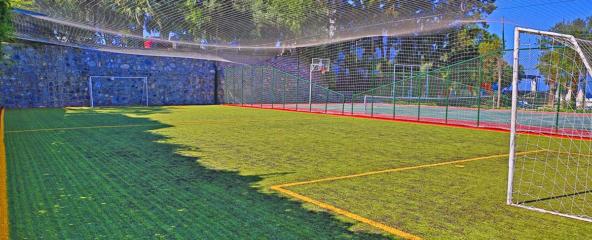 cheap resort hotels to Spend holiday with family