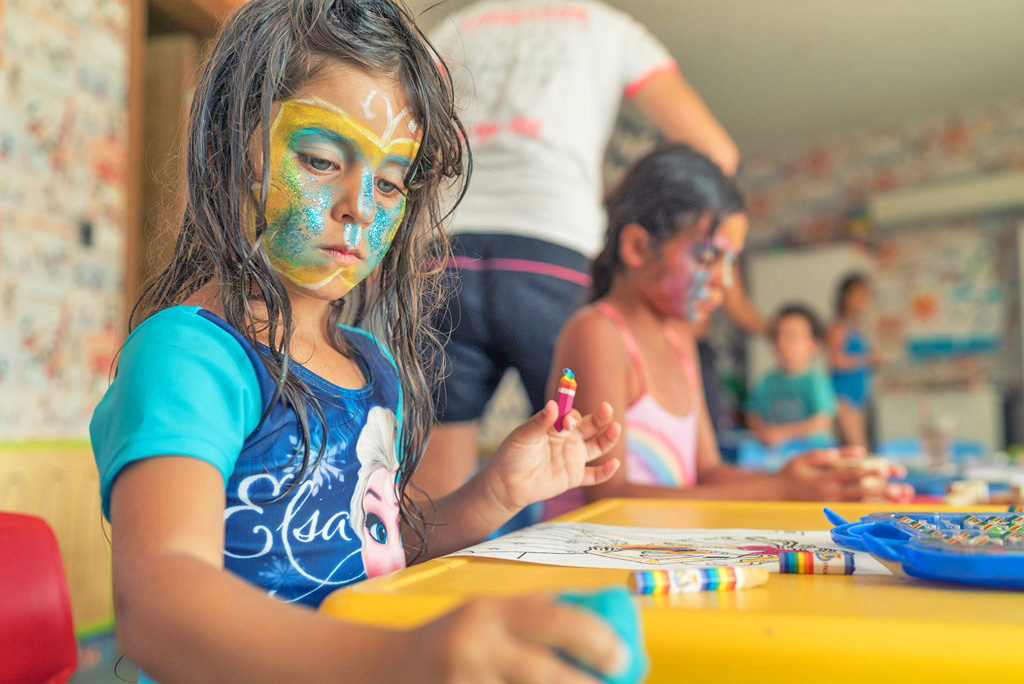 cheap resort hotels to Spend holiday with family