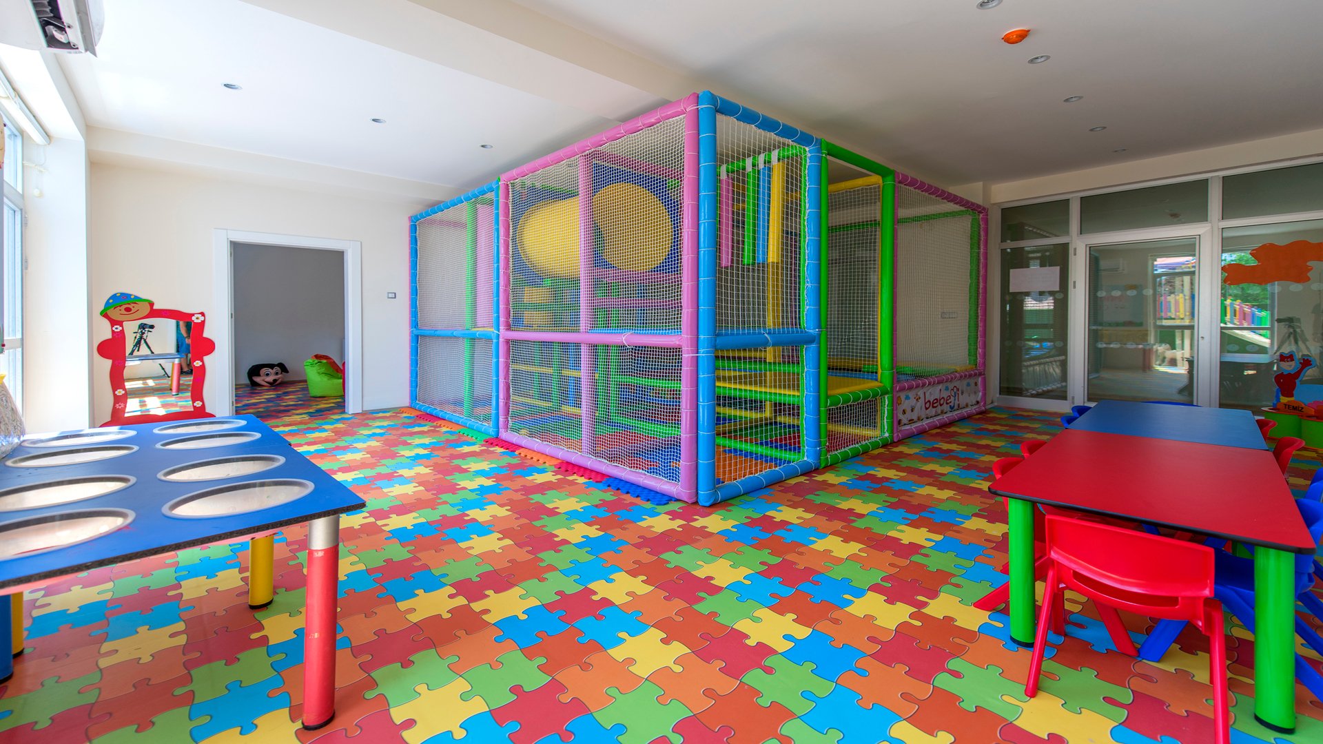 cheap resort hotels to Spend holiday with family