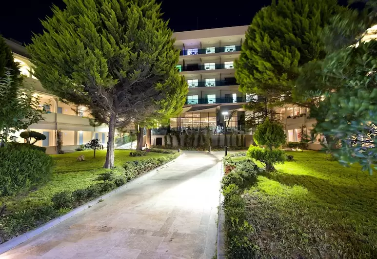 cheap resort hotels to Spend holiday with family