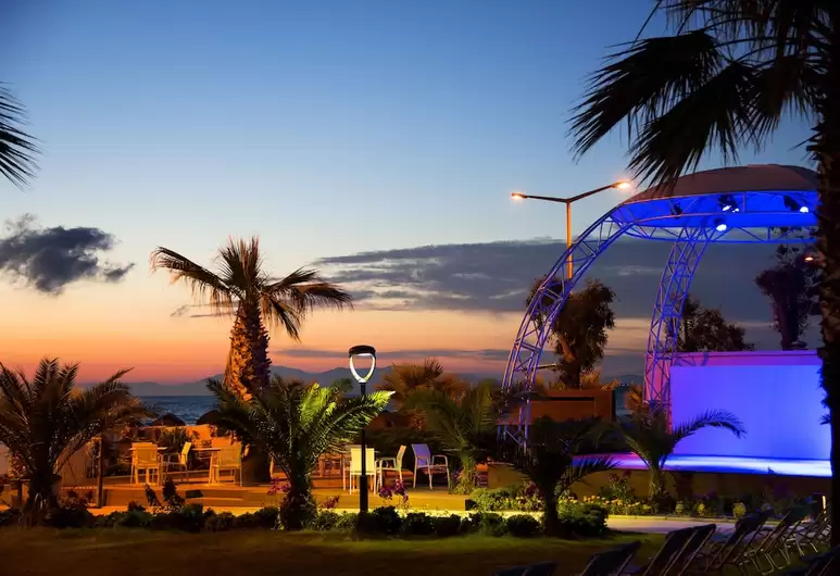 cheap resort hotels to Spend holiday with family