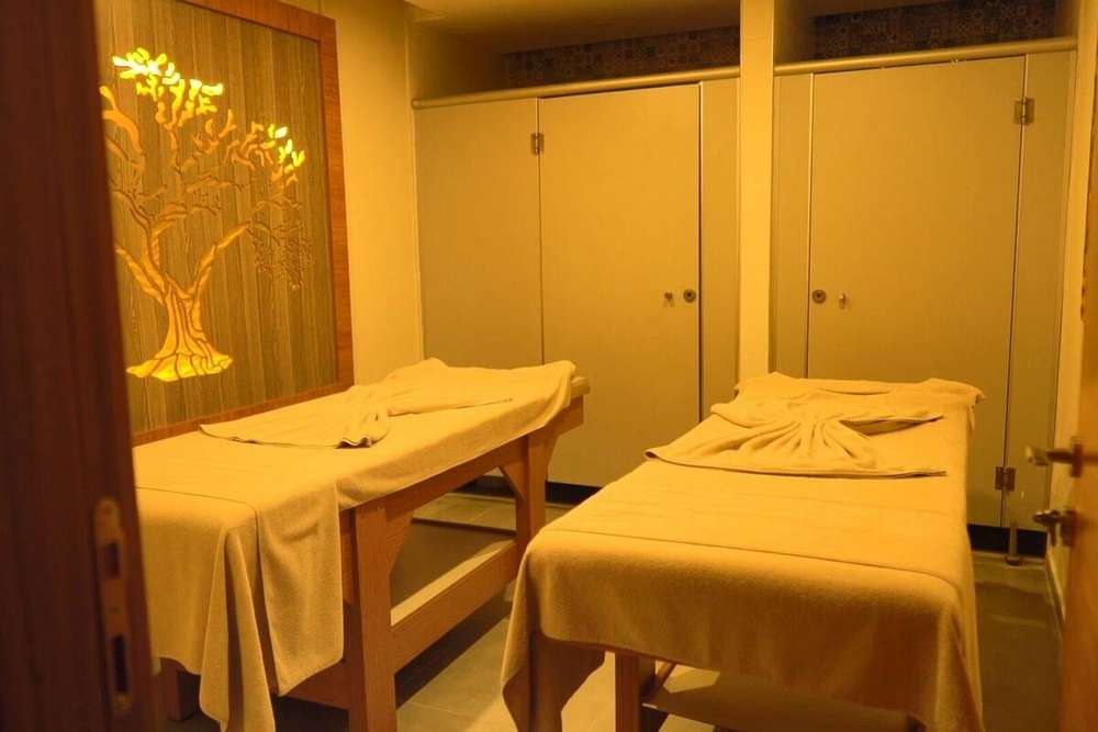 cheap resort hotels to Spend holiday with family