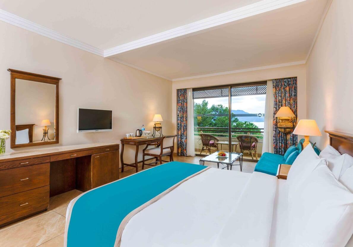 cheap resort hotels to Spend holiday with family