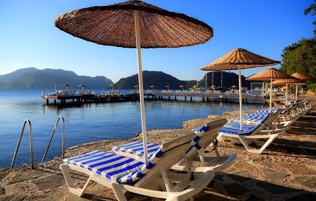 cheap resort hotels to Spend holiday with family