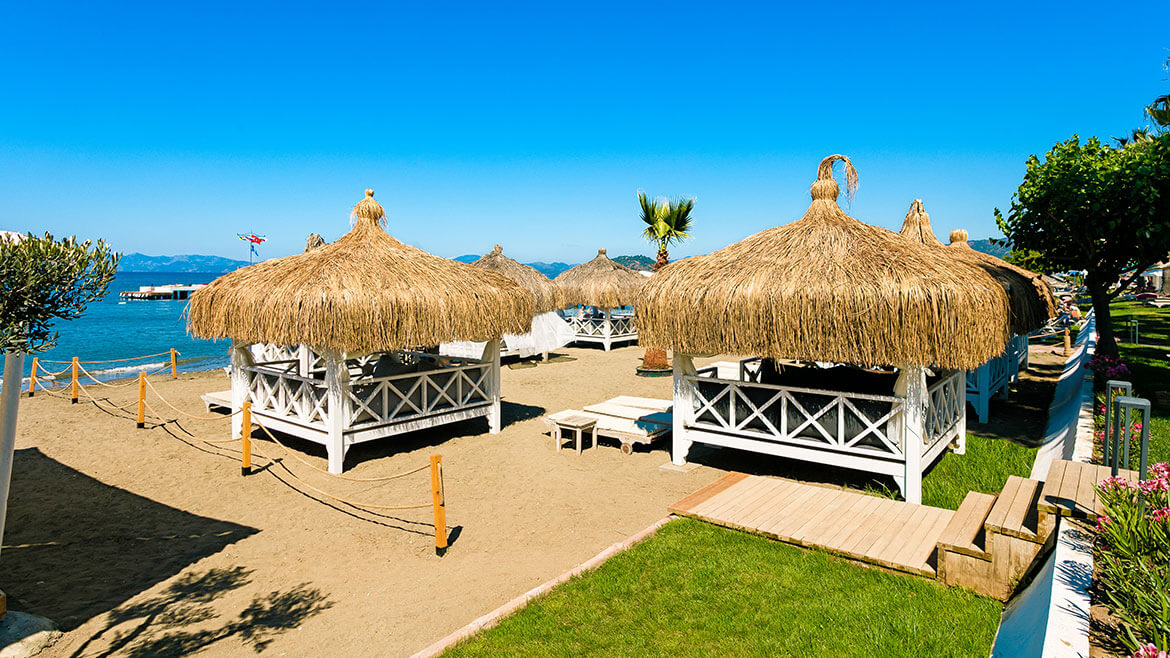 cheap resort hotels to Spend holiday with family