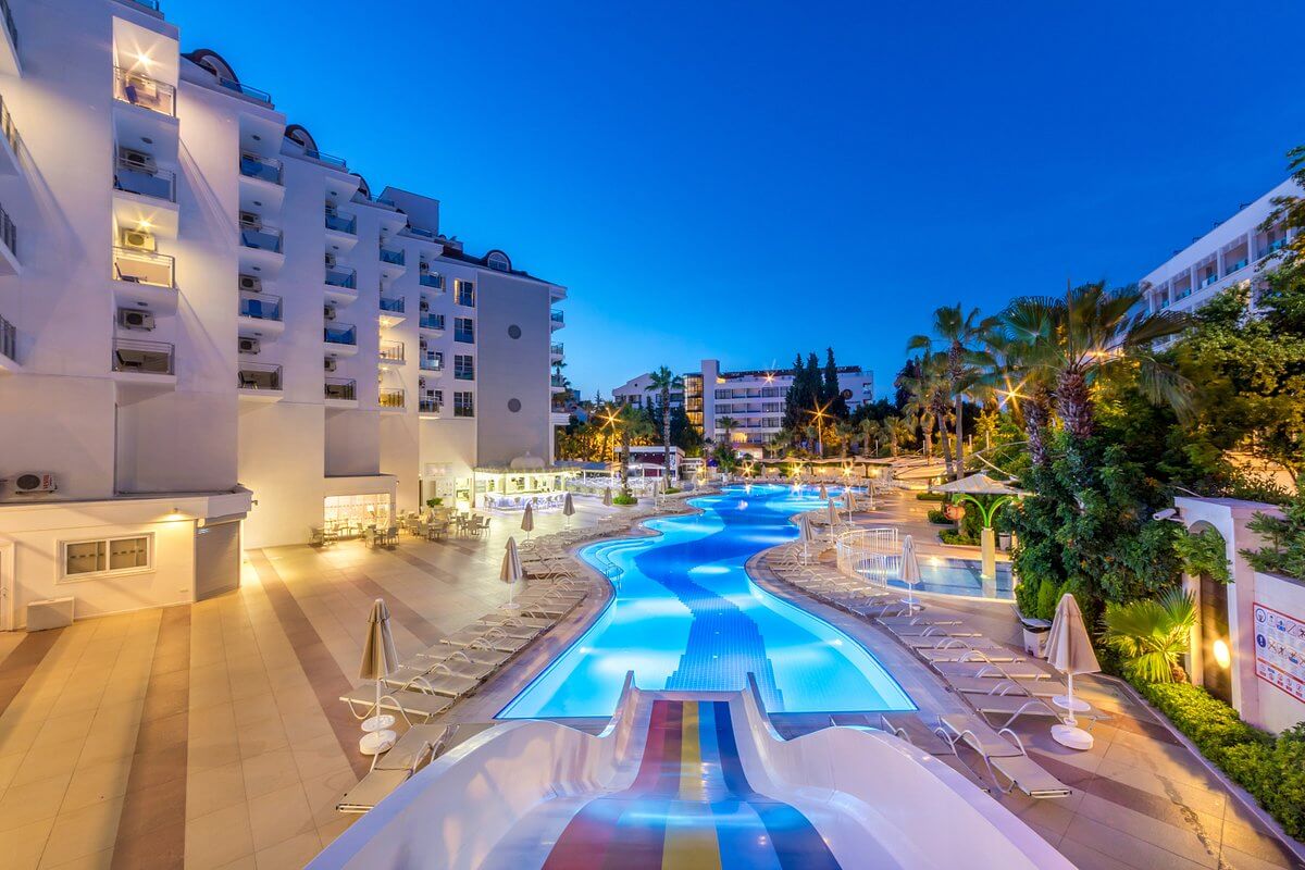 cheap resort hotels to Spend holiday with family