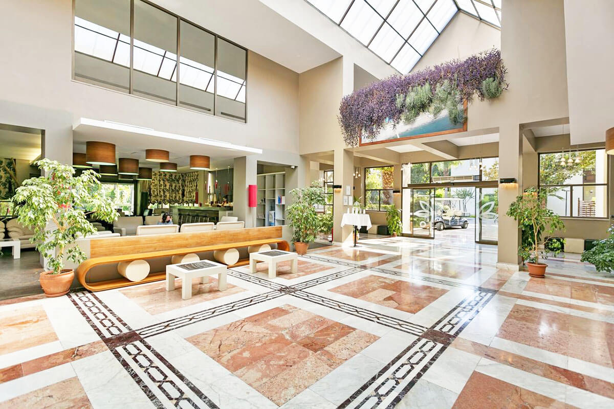 cheap resort hotels to Spend holiday with family