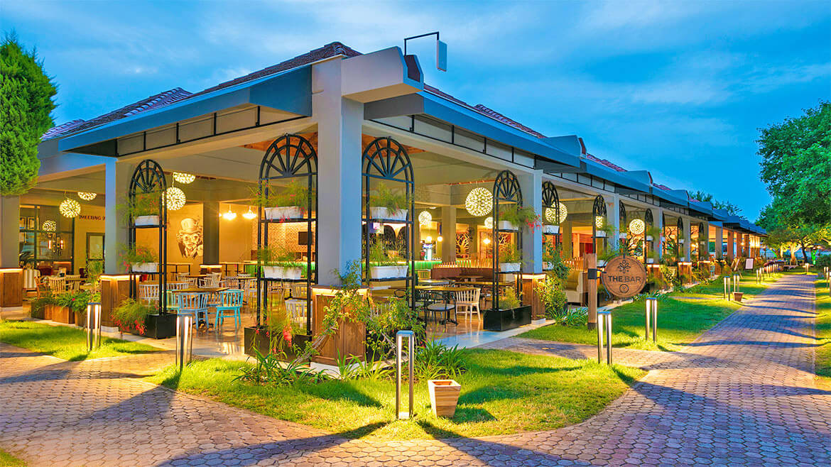 cheap resort hotels to Spend holiday with family