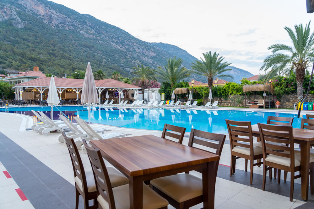 cheap resort hotels to Spend holiday with family