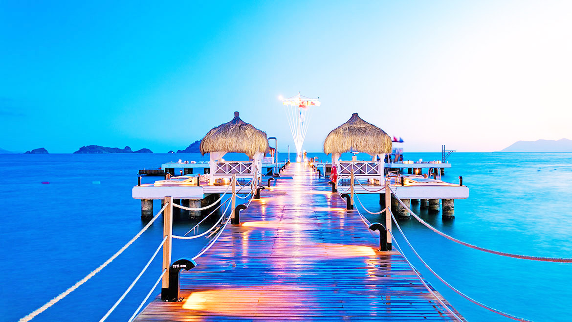 cheap resort hotels to Spend holiday with family