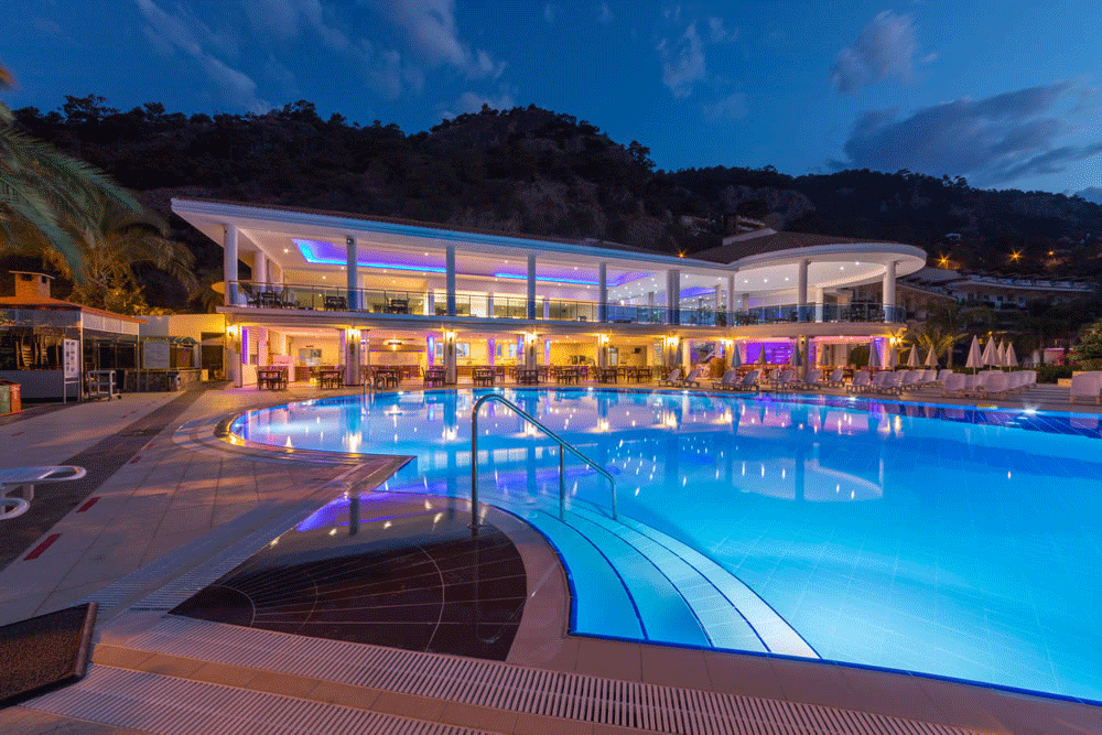 cheap resort hotels to Spend holiday with family