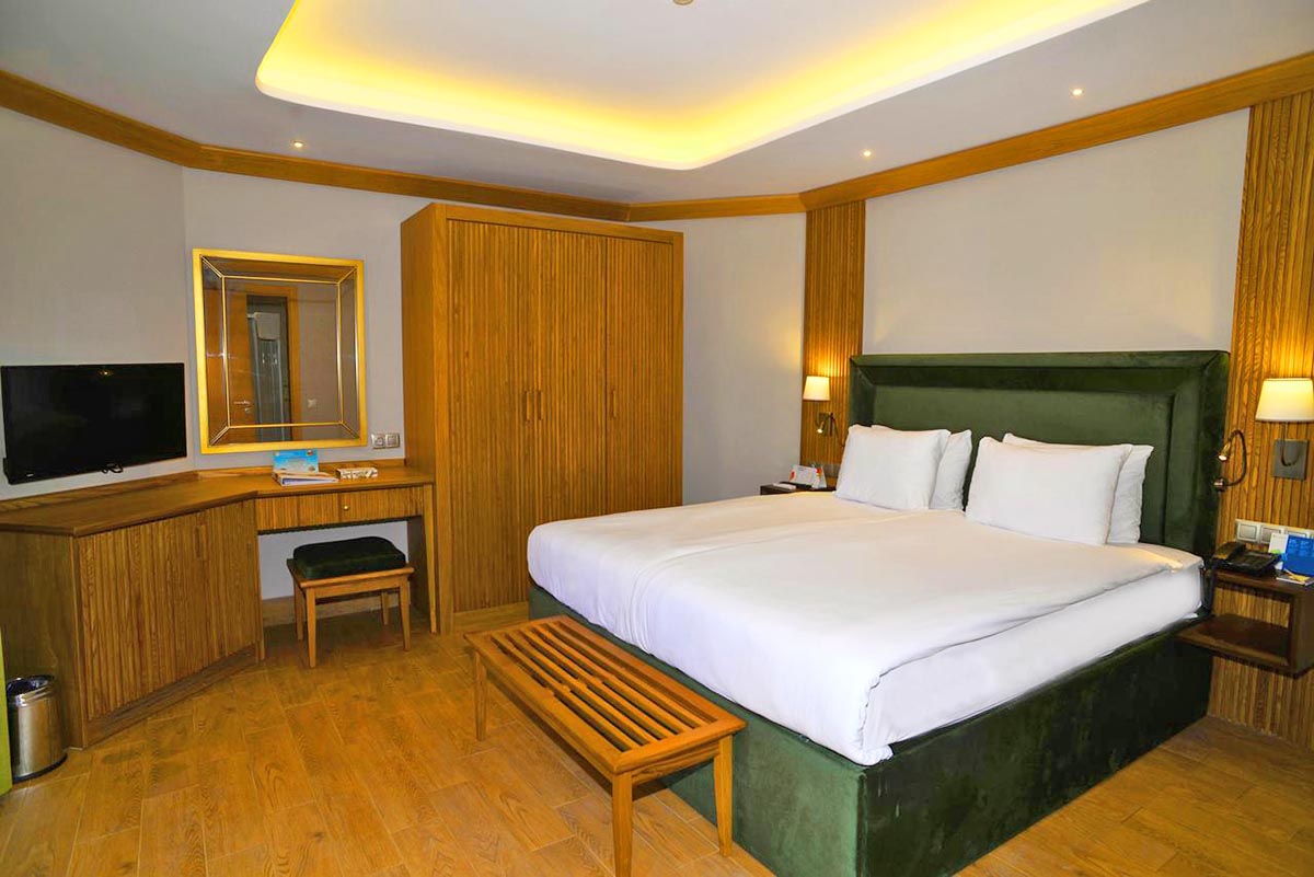 cheap resort hotels to Spend holiday with family