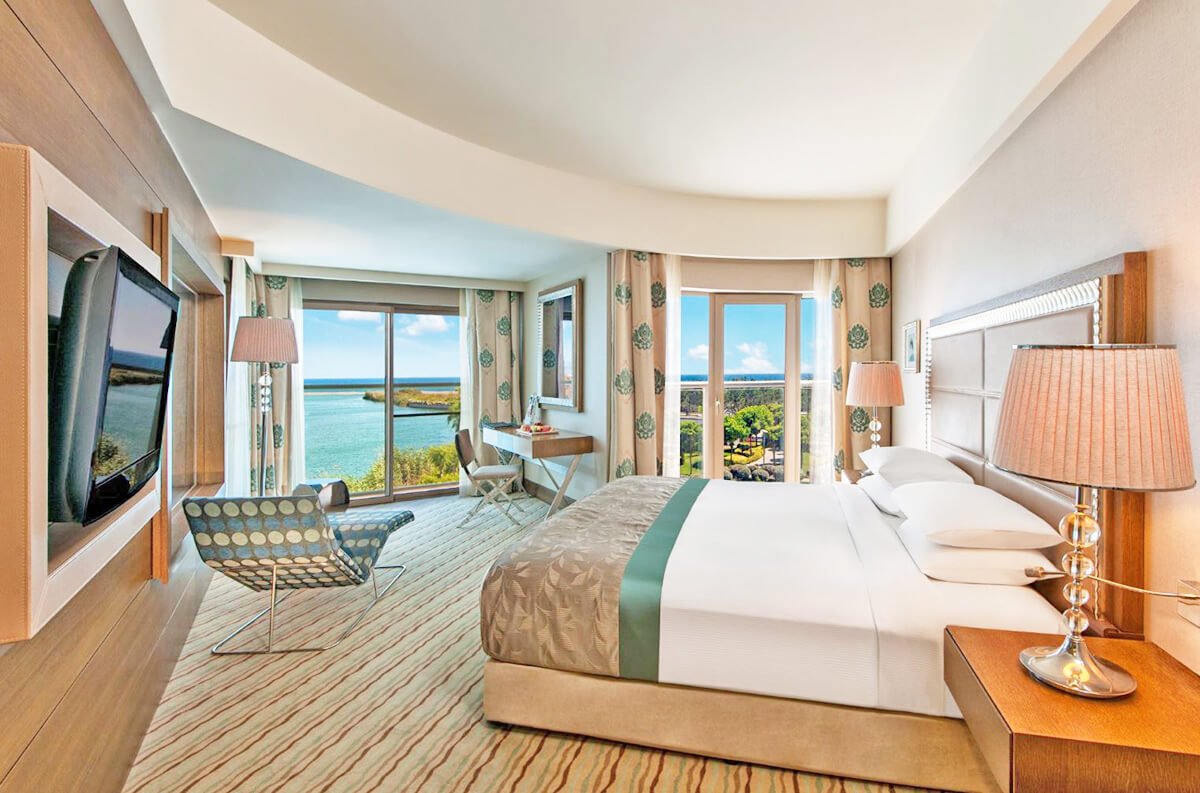 cheap resort hotels to Spend holiday with family