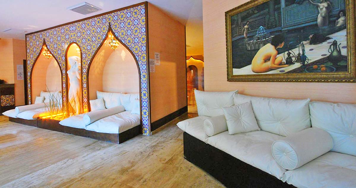 cheap resort hotels to Spend holiday with family