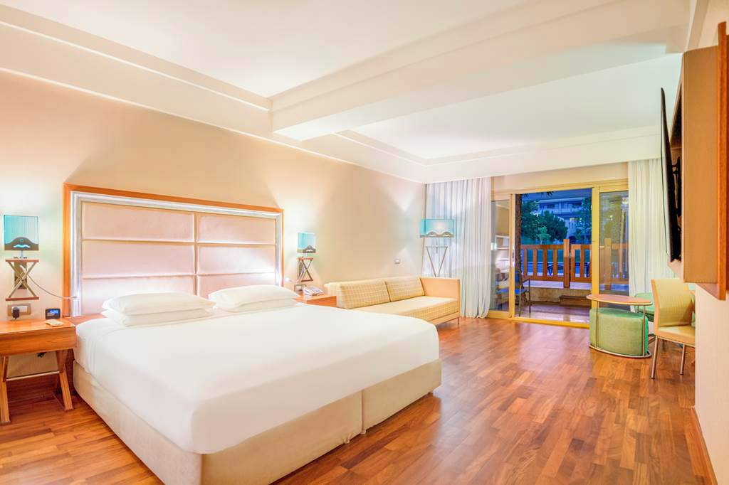 cheap resort hotels to Spend holiday with family