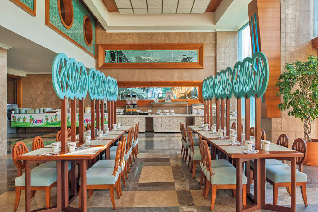 cheap resort hotels to Spend holiday with family