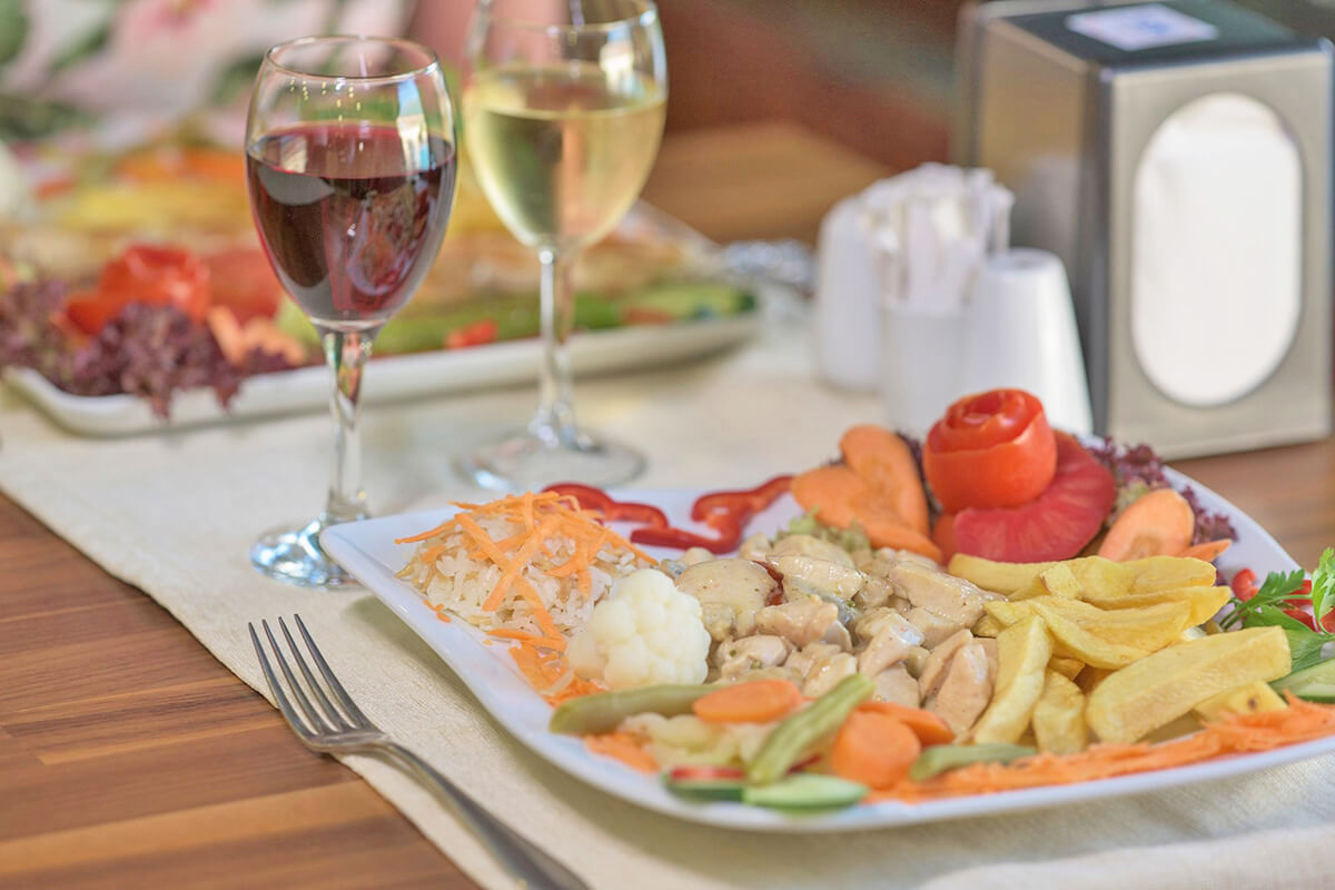 cheap resort hotels to Spend holiday with family