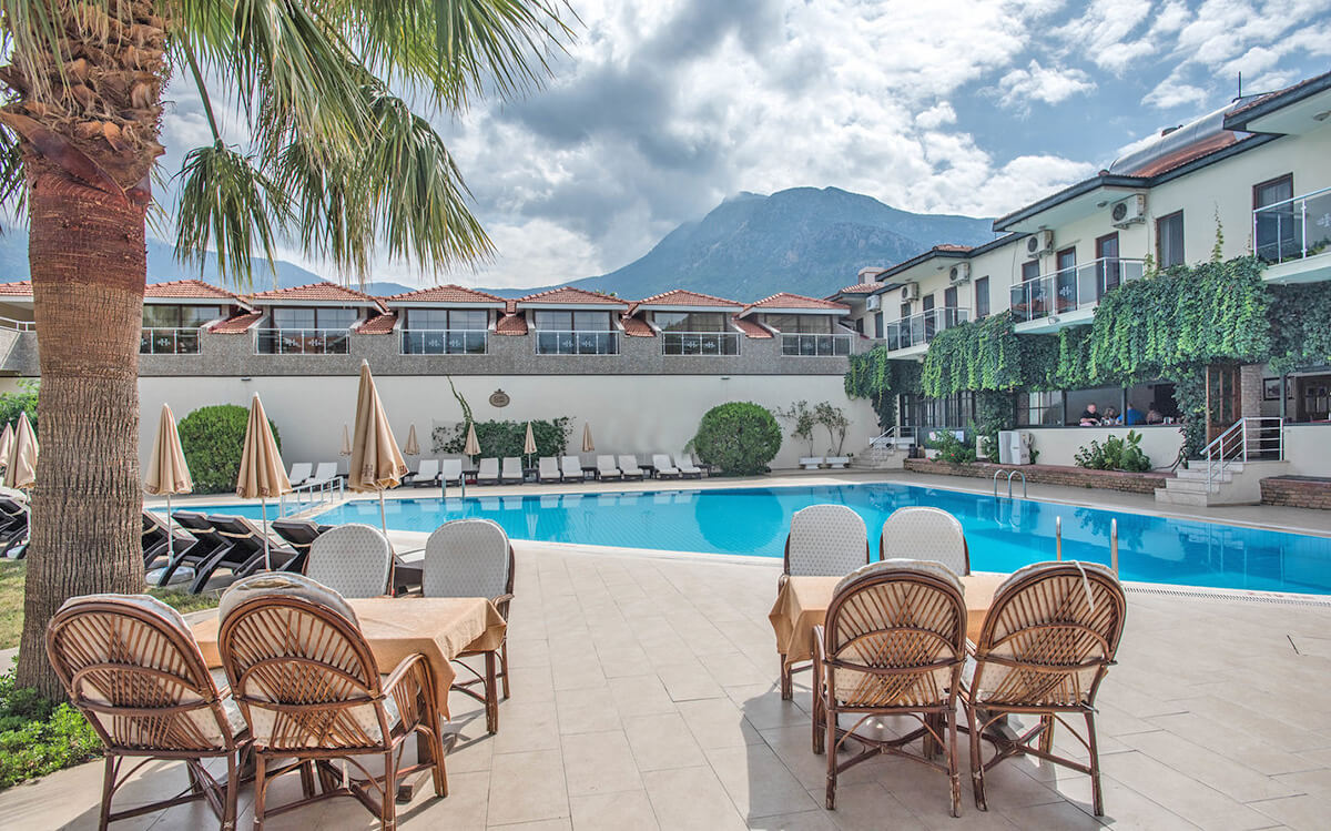 cheap resort hotels to Spend holiday with family