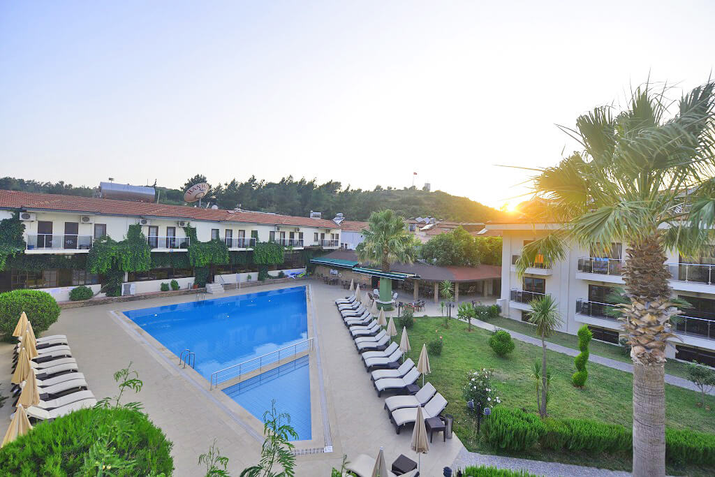 cheap resort hotels to Spend holiday with family