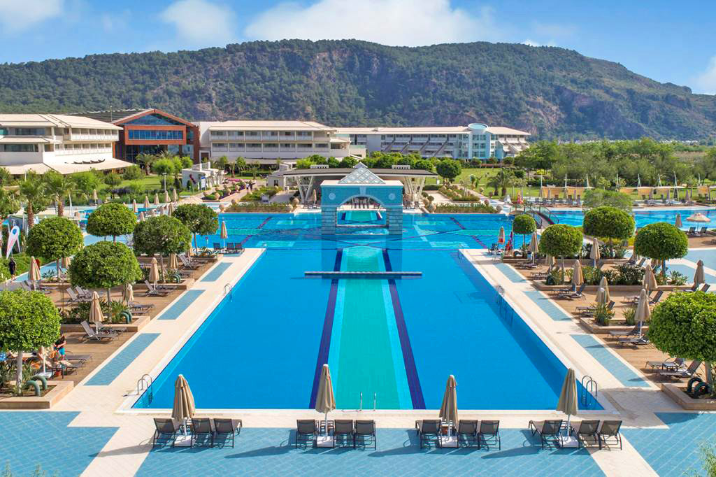 cheap resort hotels to Spend holiday with family