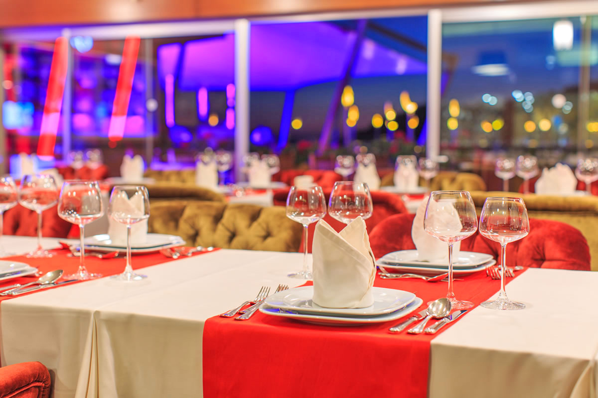 cheap resort hotels to Spend holiday with family