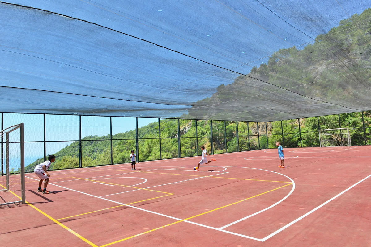 cheap resort hotels to Spend holiday with family