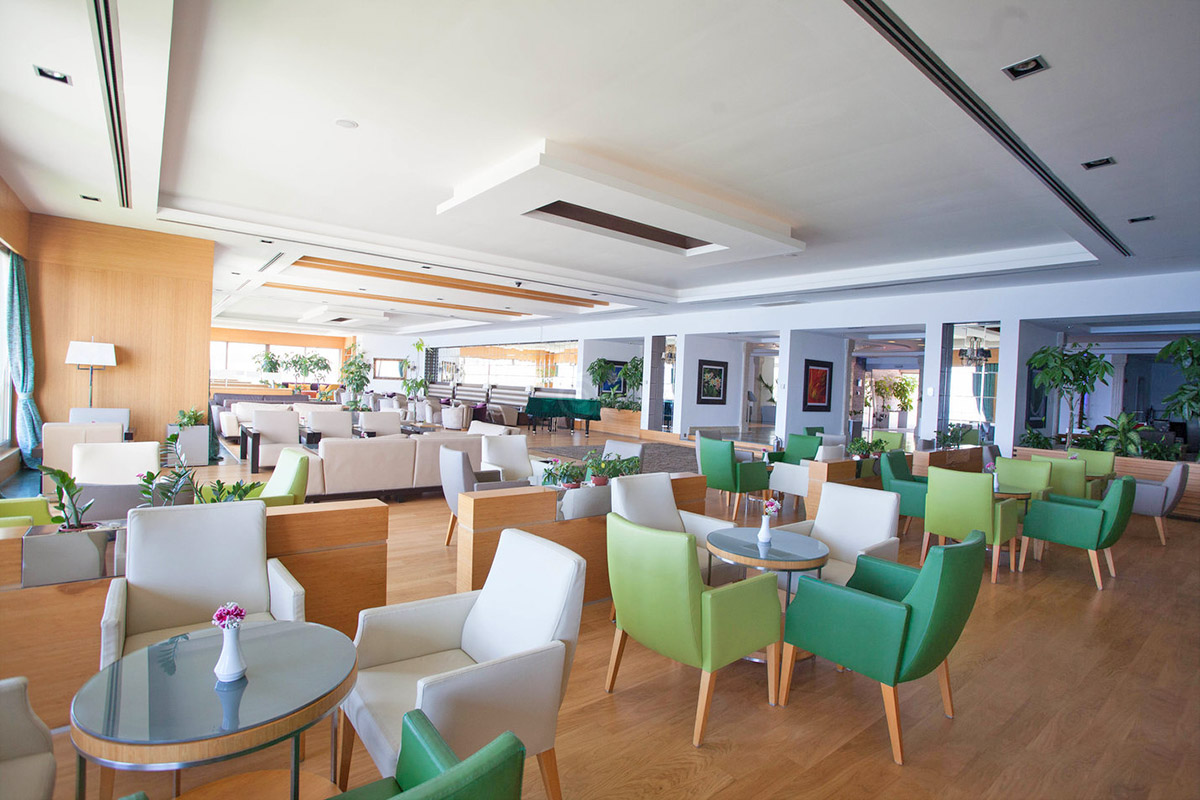 cheap resort hotels to Spend holiday with family