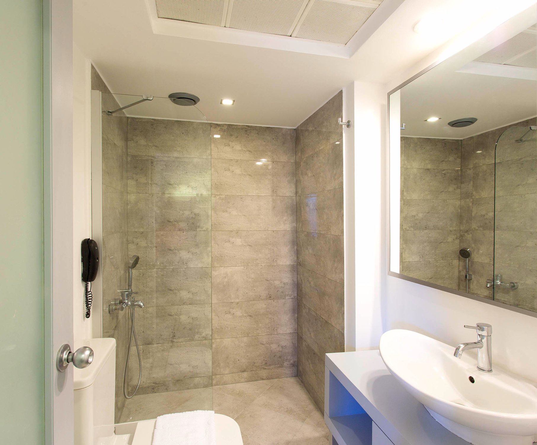 cheap resort hotels to Spend holiday with family