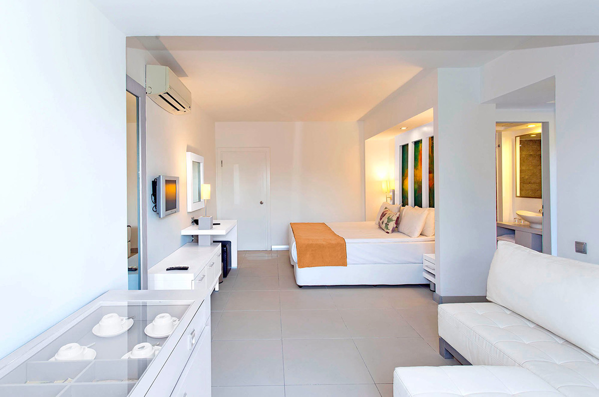 cheap resort hotels to Spend holiday with family