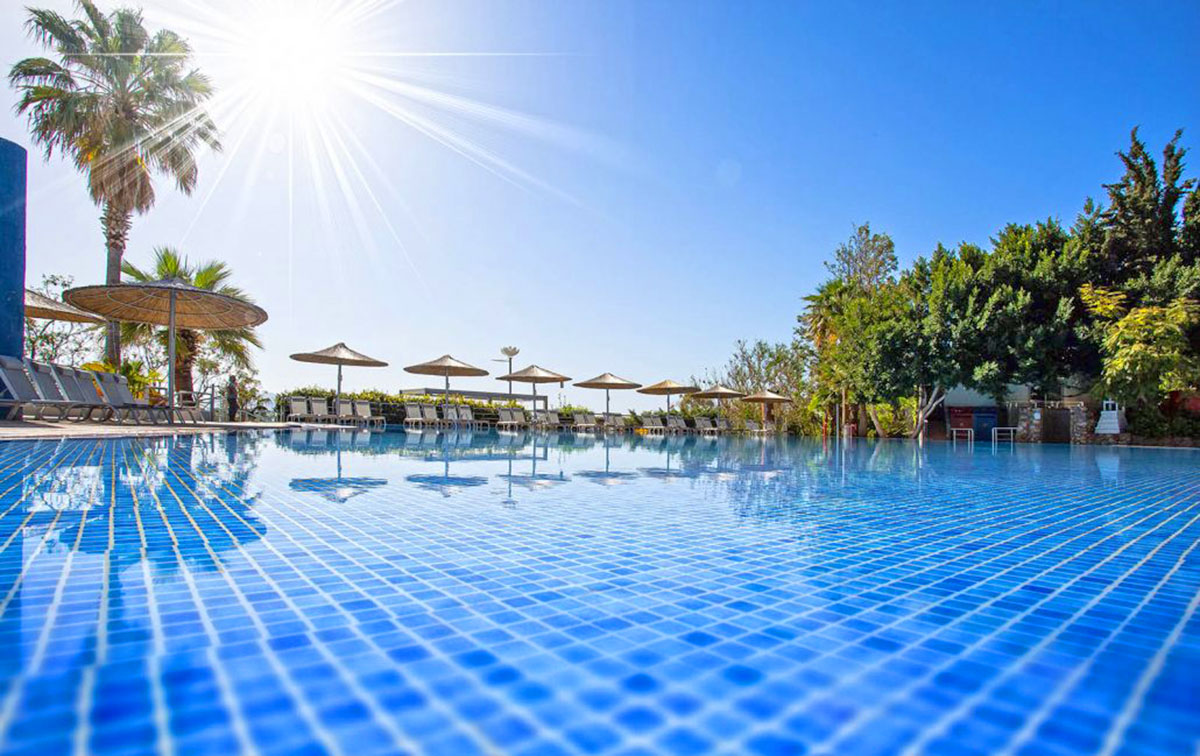 cheap resort hotels to Spend holiday with family