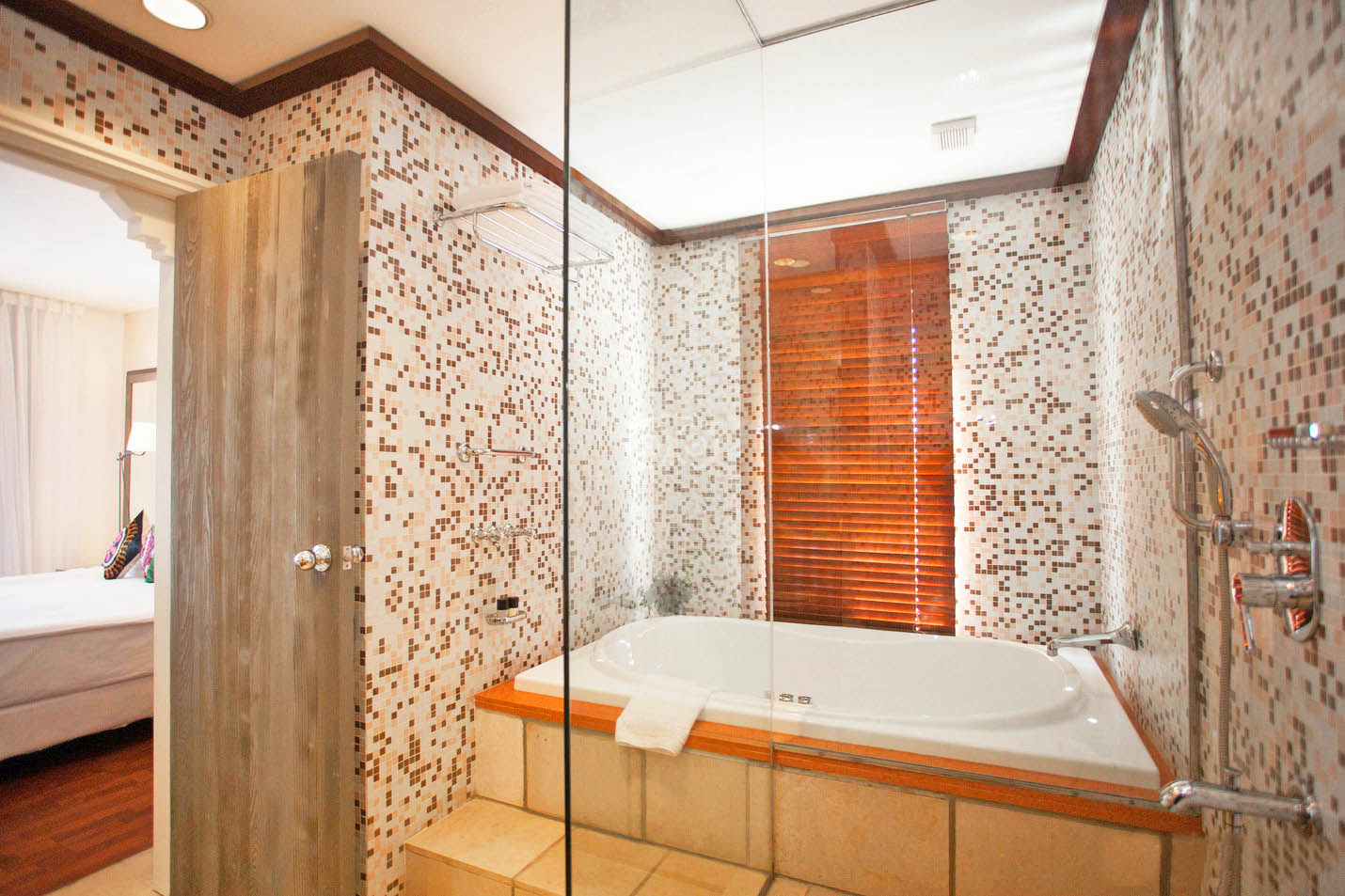 cheap resort hotels to Spend holiday with family