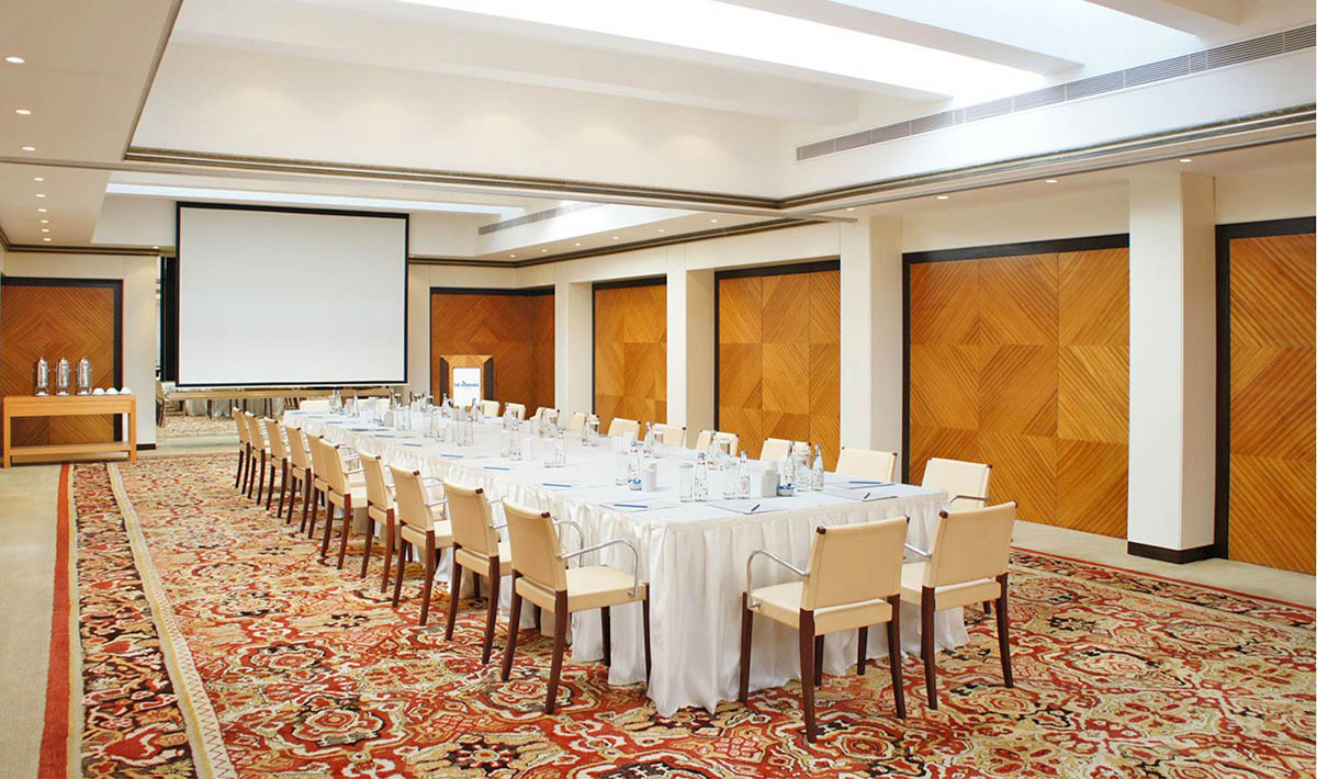 cheap resort hotels to Spend holiday with family