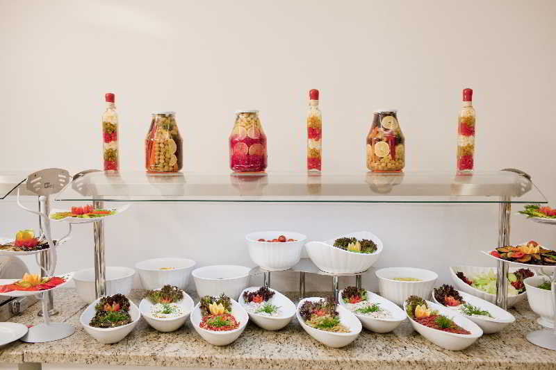 cheap resort hotels to Spend holiday with family