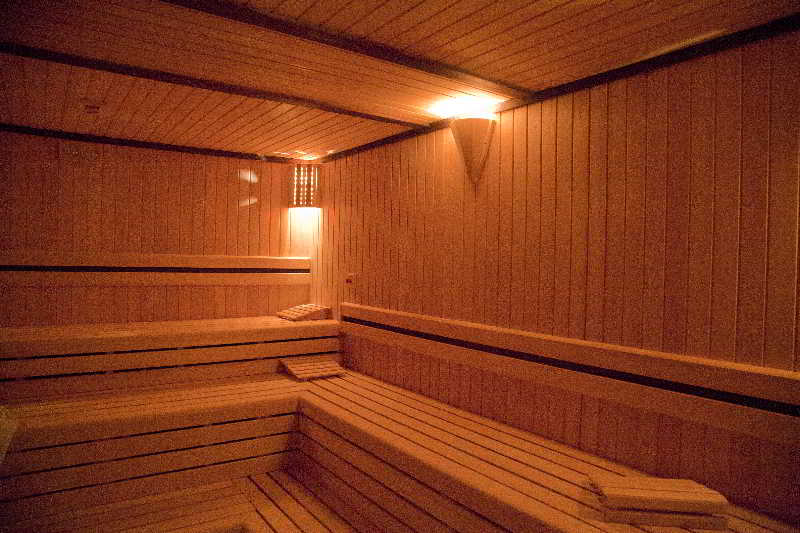 cheap resort hotels to Spend holiday with family