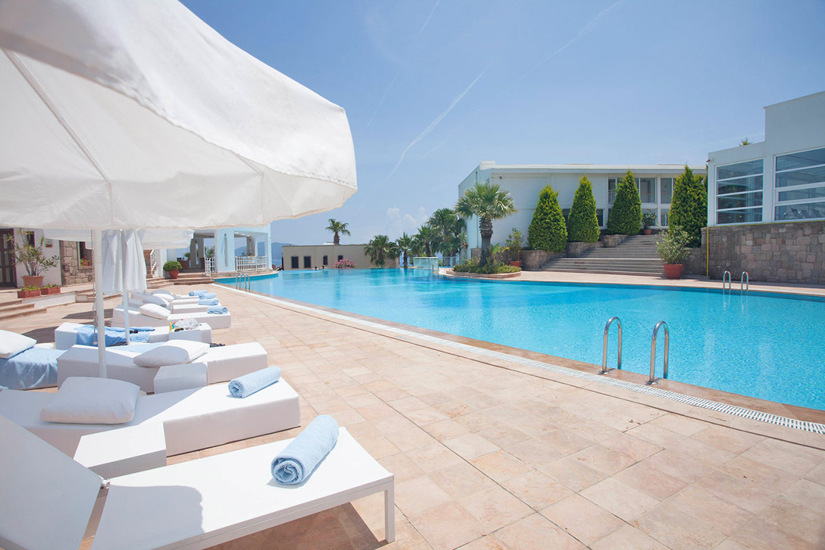 cheap resort hotels to Spend holiday with family