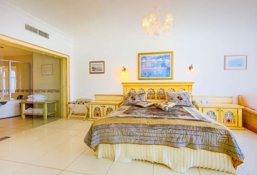 cheap resort hotels to Spend holiday with family