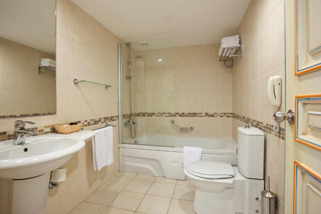 cheap resort hotels to Spend holiday with family