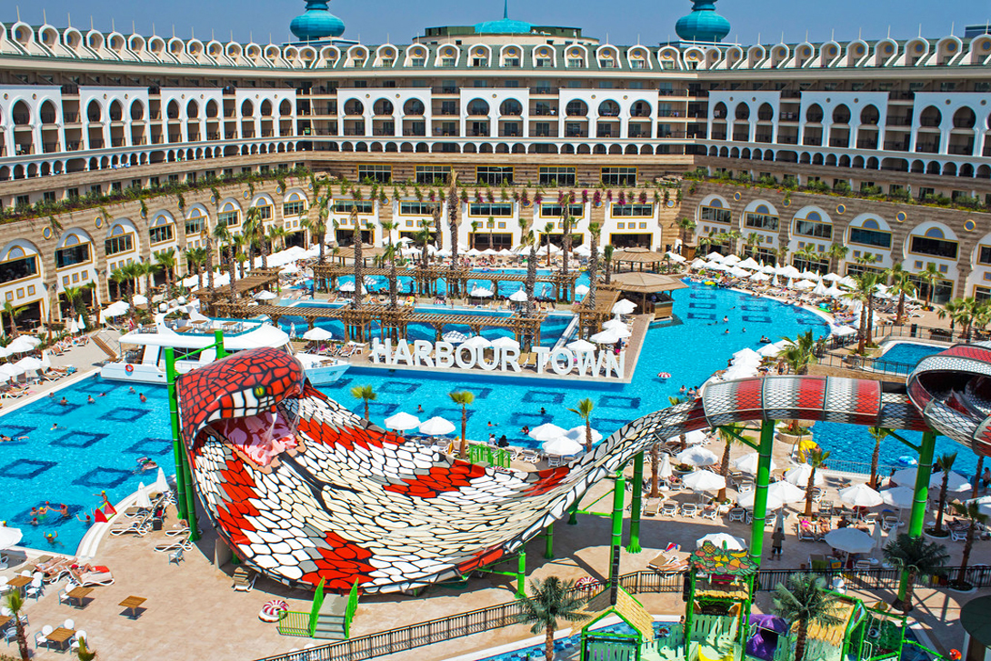 cheap resort hotels to Spend holiday with family